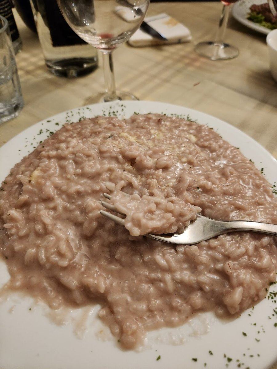 Risotto alla toma e vino rosso